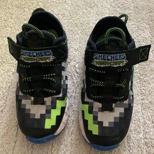 boys sketchers size 13